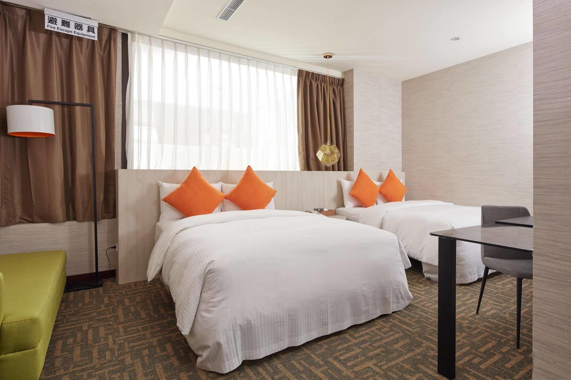Via Hotel Taipei Station Екстер'єр фото